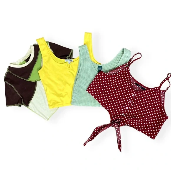 Bundle of 4 Crop Tops- 3 Tanks, 1 Tee- Size Small - Picture 16 of 16